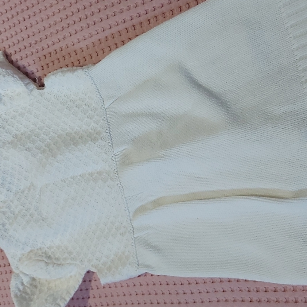 Girl's sweater. - Picture 8 of 11